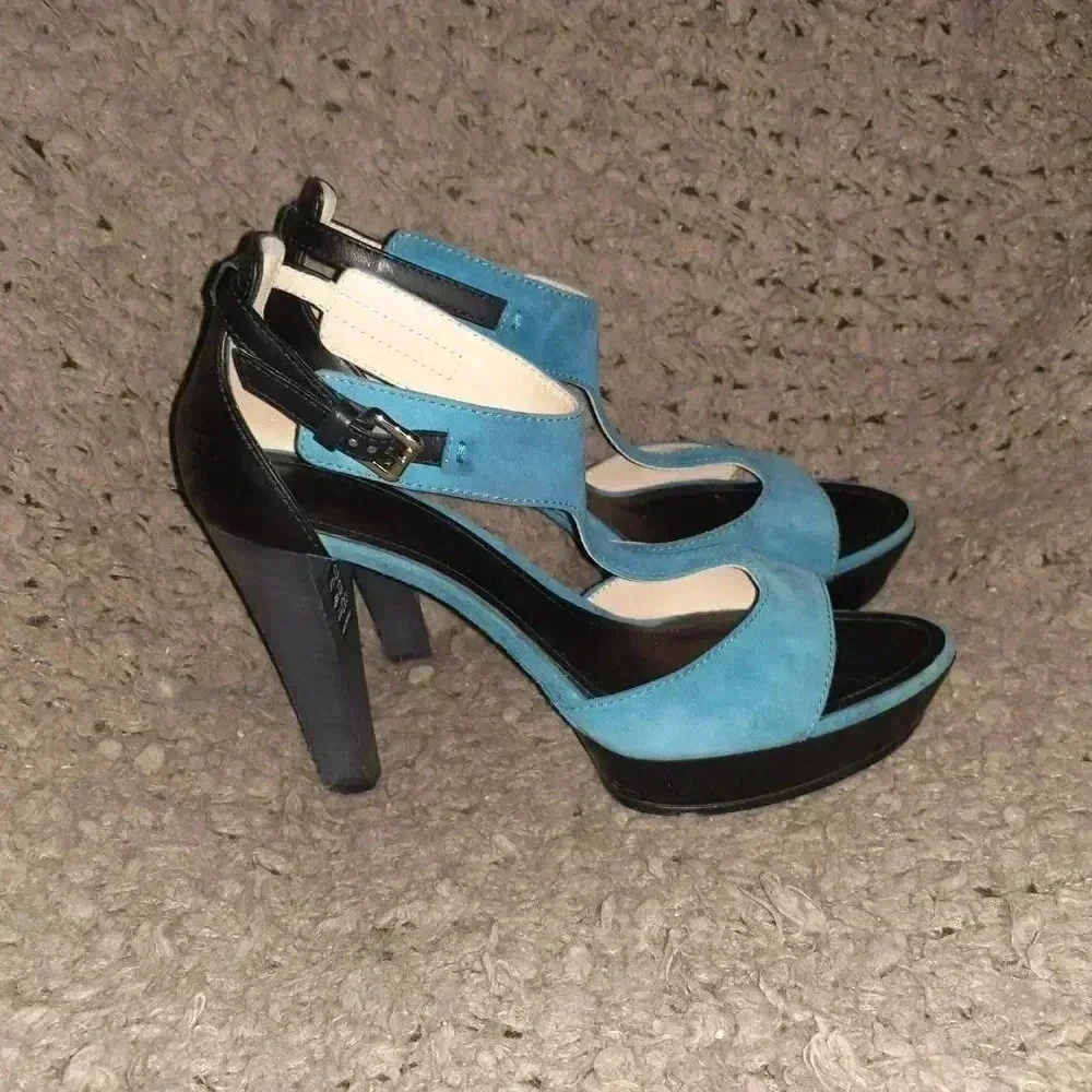TOD'S-Blue Suede/Black Leather-T-Strap Platform Sandals-Sz 38A-Near Mint